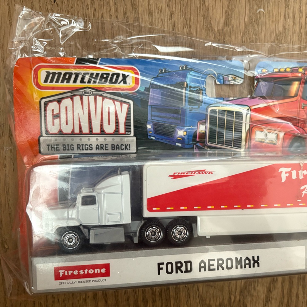 Matchbox Convoy Ford Aeromax Toy Truck - Red and White
